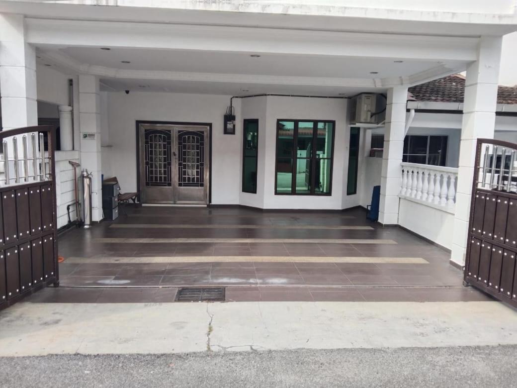 2 Storey 5Br 16Pax Semabok Taman Cheng Ho, 3 By Myplace Малакка Экстерьер фото
